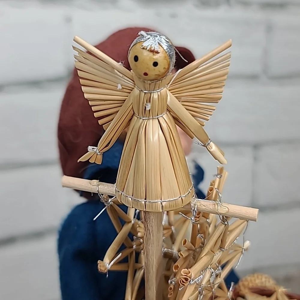 Byers' Choice Carolers Vintage 2006 Cries of London Series Straw Ornament Vendor